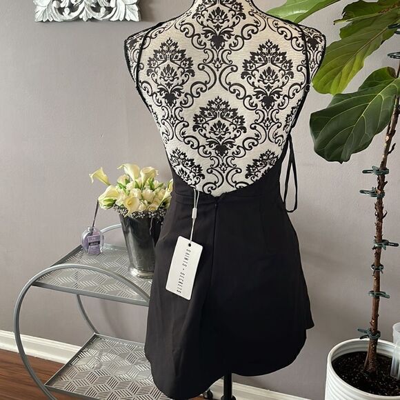 A gorgeous NWT Saint + Secrets dress - Picture 3 of 4